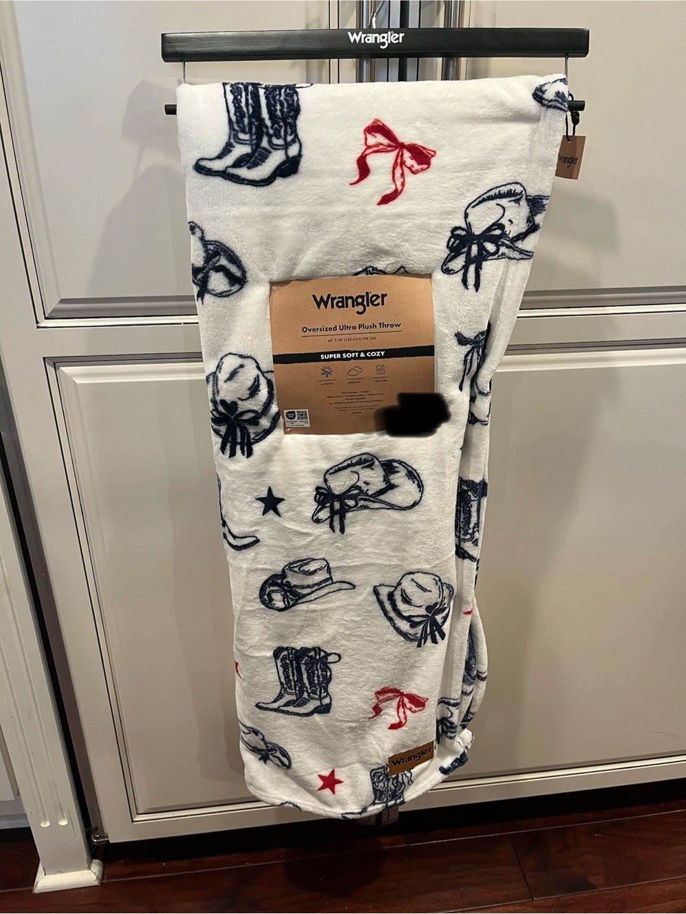 Wrangler Patriotic Plush Throw Blanket White Navy Red Cowboy Hat Boots
